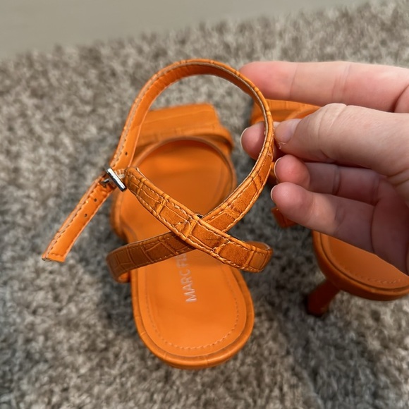 NWOT Marc Fisher Women's Deric Heeled Sandal in Orange Size 8 - Picture 10 of 13